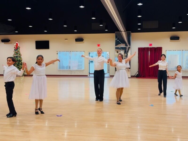 DanceSport is better for children than playing with a cell phone